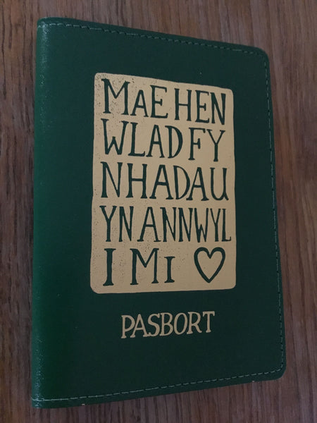 'Mae Hen Wlad fy Nhadau' Passport Cover