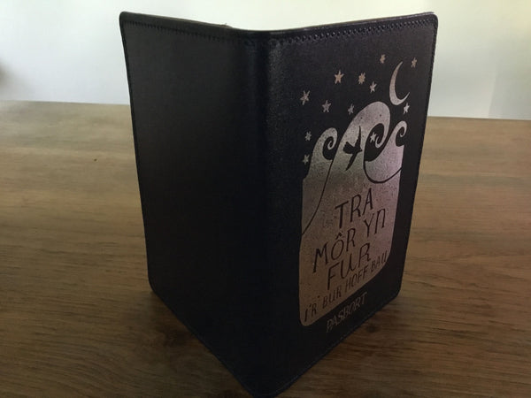 'Tra Môr yn Fur ....' Passport Cover