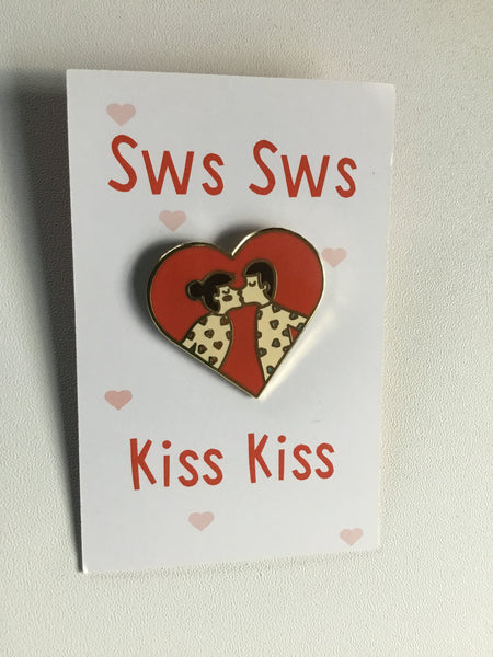 'Love Heart' - Enamel Pin