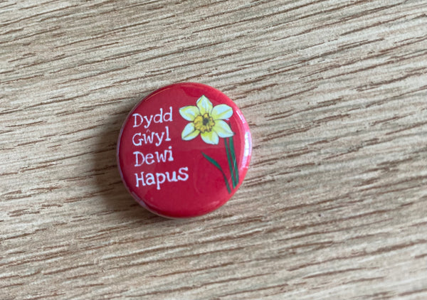 'Dydd Gŵyl Dewi Hapus' (Daffodil) - Button Badge