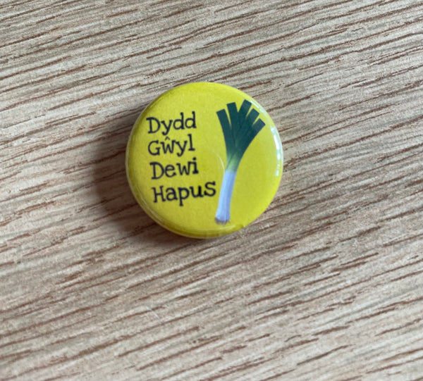 'Dydd Gŵyl Dewi Hapus' (Leek) - Button Badge