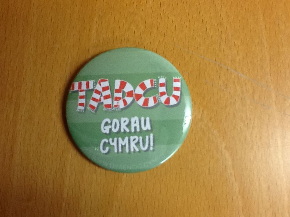 'Tadcu Gorau Cymru!' Badge